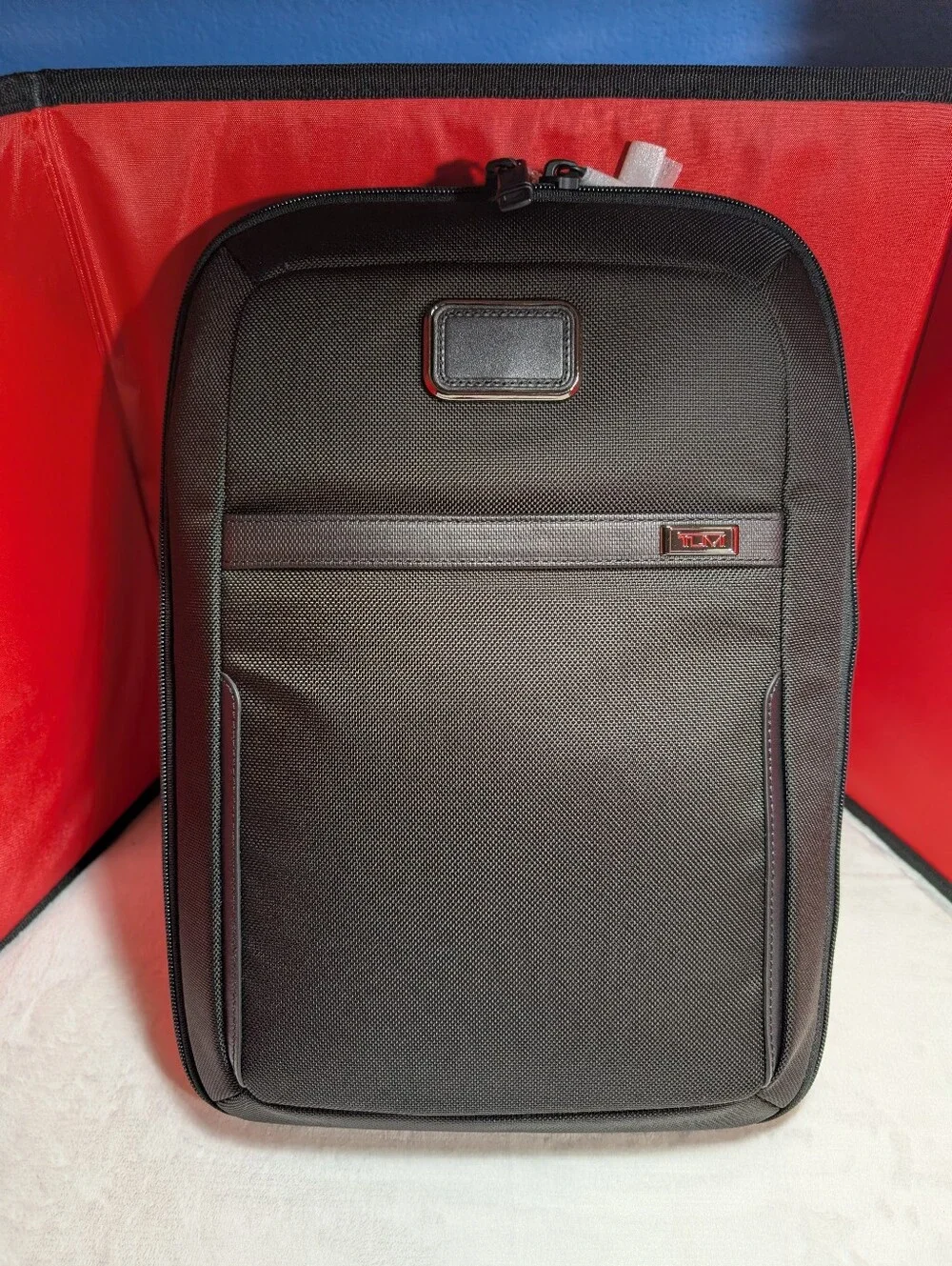 TUMI Alpha Golf Shoe Bag in Black  Style Number 150192-1041 ~ NWT